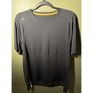 Rhone Extra Mile Shirt Men's Size L Gray Stone Athletic Performance Tee
